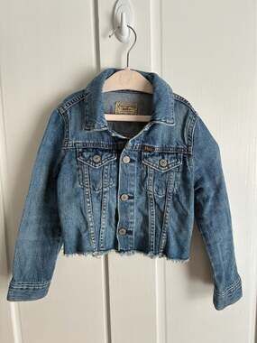 Polo Ralph Lauren Girls Denim Jacket Size 4/4T Raw Hem
Polo Logo Back